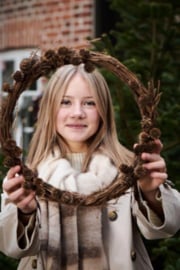 Krans met Dennenappels 38cm