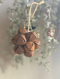 Hanger met Belletjes Roest
