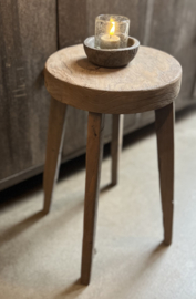 Alter hölzerner runder Hocker