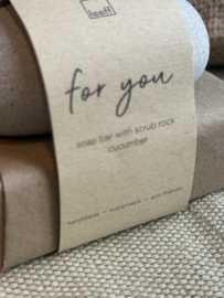 Zeep met Scrub-blok 'For You' -Leeff-