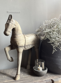 Houten Paard -Aura Peeperkorn-