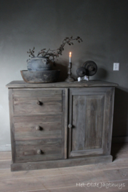 Houten Dressoir ''Kabinetje'' -Aura Peeperkorn-