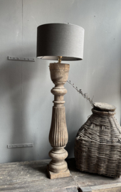 Balusterlampe aus Holz -Aura Peeperkorn-