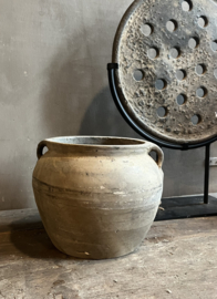 Terracotta Pot met 2 Oren -Aura Peeperkorn-