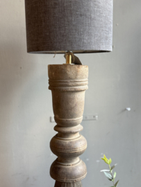 Alte Holzbalusterlampe -Aura Peeperkorn-