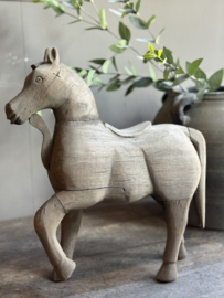 Houten Paard M  -Aura Peeperkorn-