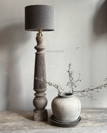 Alte Holzbalusterlampe -Aura Peeperkorn-