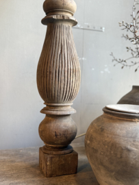 Alte Holzbalusterlampe -Aura Peeperkorn-