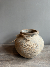 Oud Stenen Kruikje met Carving