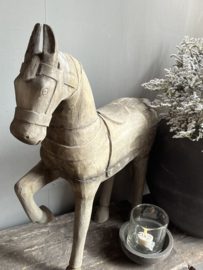 Houten Paard -Aura Peeperkorn-