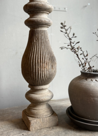 Alte Holzbalusterlampe -Aura Peeperkorn-