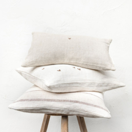 Kussen Naturel met Bruin Hartje 30x50 cm -Bastion Collections-