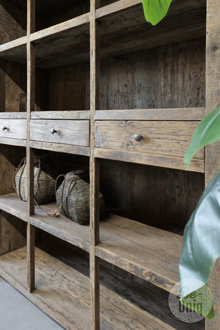 Boekenkast Oud Hout met Lades