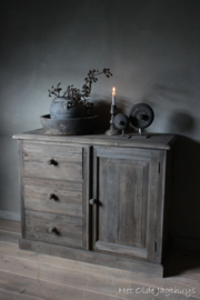 Houten Dressoir ''Kabinetje'' -Aura Peeperkorn-