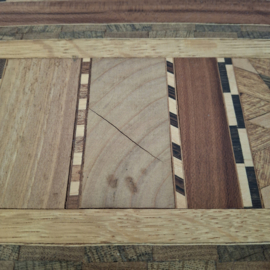 Kistje ingelegd hout