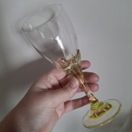 Set wijnglazen gele voet