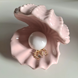 Schaaltje schelp met parel
