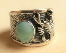 Ring Larimar met schorpioen - zilver