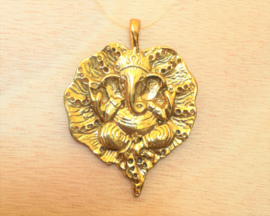 Pendentif feuille de Ganesha couleur d'or