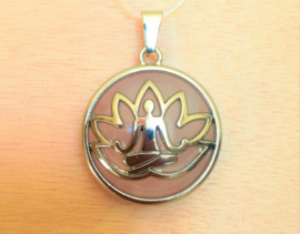 Pendentif méditation lotus avec quartz rose