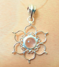 Pendentif lotus en argent 925 avec Quartz Rose