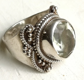 Bague en Améthyste Verte et Argent