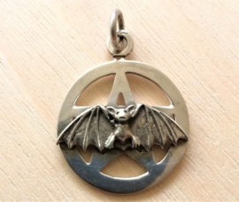 Pendentif Pentacle et Bat