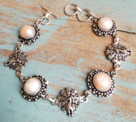 Bracelet de Perles  avec des Paons