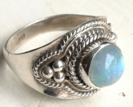 Bague en Pierre de Lune et Argent