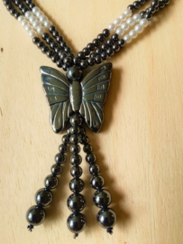 Collier papillon en Hématite