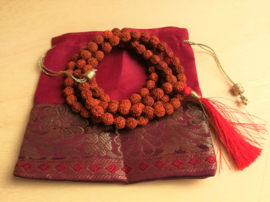 Chaîne de prière Mala 'Rudraksha'