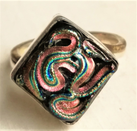 Bague en Argent et Verre Dichoïque