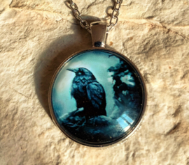 Pendentif porte-bonheur corbeau