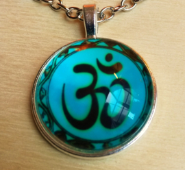 Pendentif Porte-bonheur OM