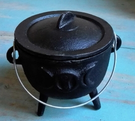 Cauldron (heksenketel) zon en maan