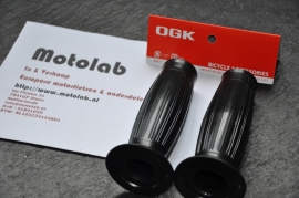 Zwarte Handvat rubbers | Handlebar grips 22mm - OGK | BESTON