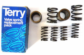 Triumph Unit Terry Valve spring replacement pack NOS