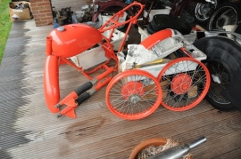 BSA B40 WD "basket case" VERKOCHT!