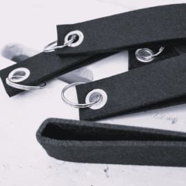 Sleutelhangers van vilt | zwart | langwerpig | vanaf 5 stuks