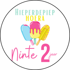 Traktatie sticker | Ijsje + naam + leeftijd | 5 cm | vanaf 10 stuks