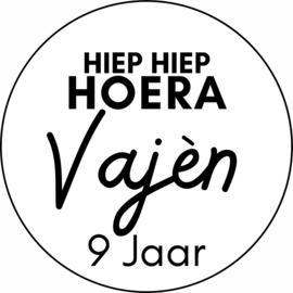 Traktatiestickers | HIEP HIEP HOERA | + naam + leeftijd | div. varianten | 10 stuks