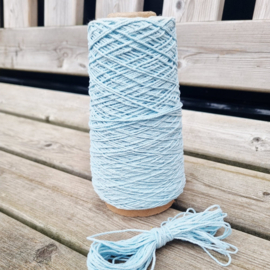 Lichtblauw katoendraad