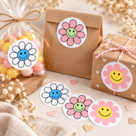 Bloemen Stickers met Smiley voor Traktatie en Cadeau - 5 stuks