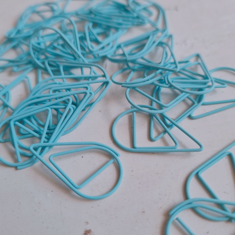 Paperclips | druppel | soft bleu | pantone 635 | 2,5 x 1,5 cm | vanaf 25 stuks