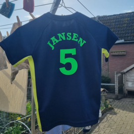 Voetbal shirt met naam en getal