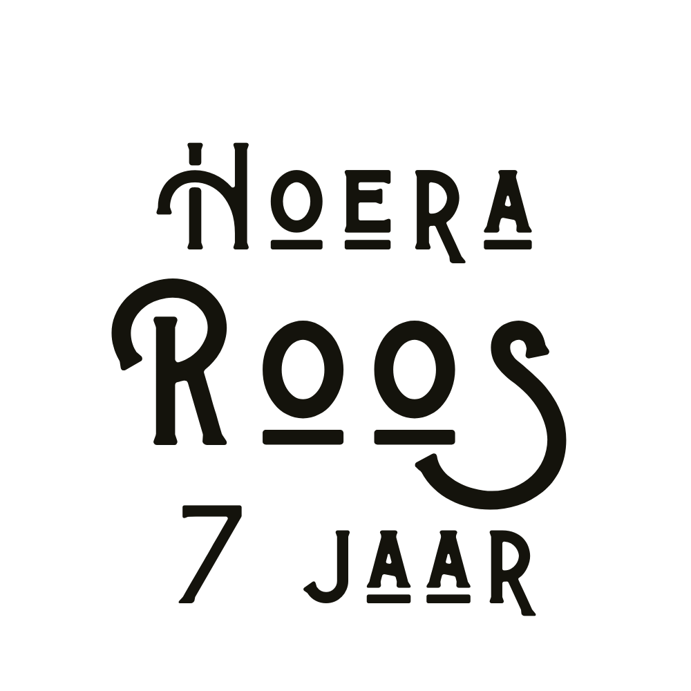 Traktatiestickers | HOERA | + naam + leeftijd | 5 cm | div. varianten | vanaf 10 stuks
