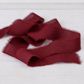 Chiffon Zijdelint Bordeaux – Gerafeld (5 meter)