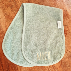 Spuugdoek schouder,  Sand, met naam borduren