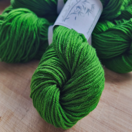 Grasgroene wol met 60%bamboo vezels 30%zijde 10%cashmere