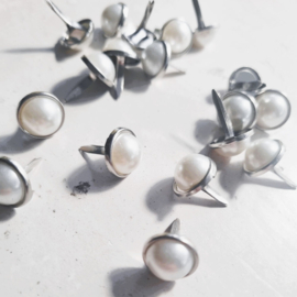 Ronde parel splitpennen | 12mm | ivoor met zilveren rand | 25 stuks